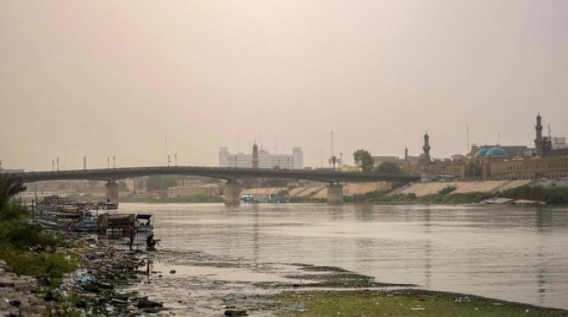 نهر دجلة يحتضر.. عراقيون يروون معاناتهم على ضفاف العطش